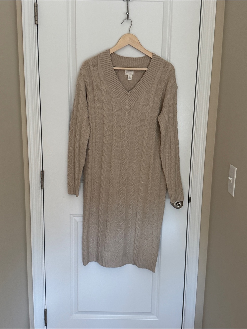Caslon Beige Cable Knit V‑Neck Sweater Dress